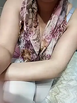 Snapshot of _Sahra_ chatting on 02/17/25, 07:42 Sahra online show from 02/17/25, 07:42