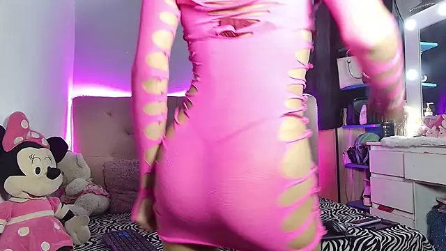 Snapshot of Isis_brown7 chatting on 12/14/25, 09:58 Isis brown7 online show from 12/14/25, 09:58