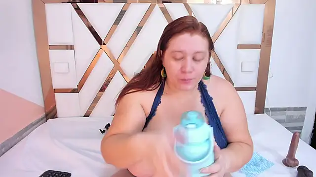 Camila Fajardo online show from 10/10/25, 01:37