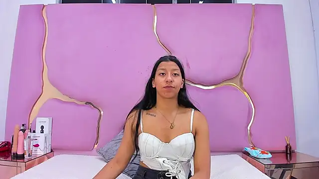 Snapshot of VaneLin18 chatting on 09/22/25, 11:40 VaneLin18 online show from 09/22/25, 11:40