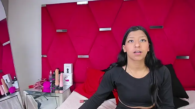 Snapshot of VaneLin18 chatting on 09/25/25, 06:00 VaneLin18 online show from 09/25/25, 06:00