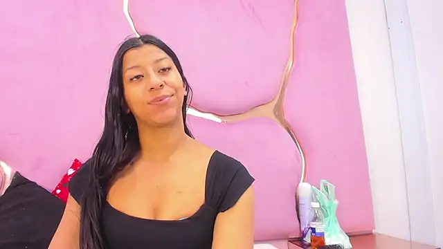 Snapshot of VaneLin18 chatting on 11/01/25, 08:44 VaneLin18 online show from 11/01/25, 08:44