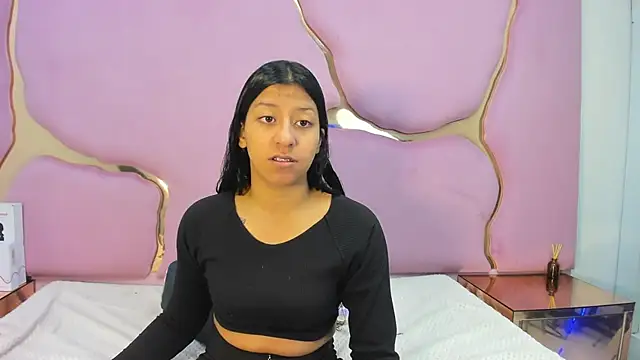 Snapshot of VaneLin18 chatting on 11/14/25, 08:29 VaneLin18 online show from 11/14/25, 08:29