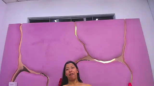 Snapshot of VaneLin18 chatting on 11/19/25, 11:05 VaneLin18 online show from 11/19/25, 11:05