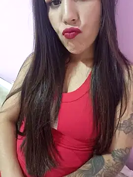 Snapshot of Anne04 chatting on 12/19/24, 12:24 Anne04 online show from 12/19/24, 12:24