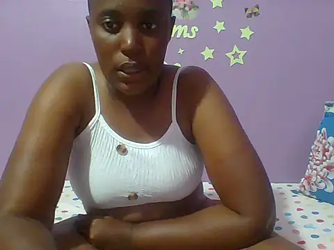 Snapshot of Beauty_beee chatting on 02/05/25, 09:29 Beauty beee online show from 02/05/25, 09:29
