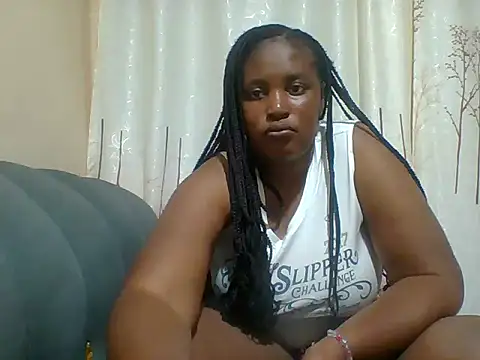 Snapshot of Beauty_beee chatting on 10/22/25, 08:52 Beauty beee online show from 10/22/25, 08:52