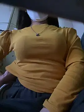 Snapshot of Tuongvy05 chatting on 12/16/24, 03:00 Tuongvy05 online show from 12/16/24, 03:00