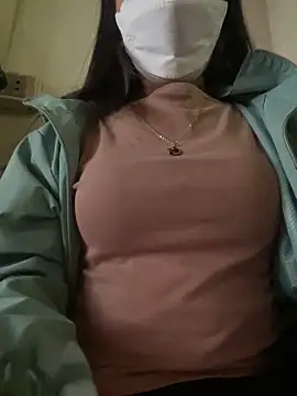 Snapshot of Tuongvy05 chatting on 12/17/24, 05:36 Tuongvy05 online show from 12/17/24, 05:36