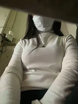 Snapshot of Tuongvy05 chatting on 12/18/24, 03:55 Tuongvy05 online show from 12/18/24, 03:55