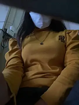 Snapshot of Tuongvy05 chatting on 12/19/24, 01:51 Tuongvy05 online show from 12/19/24, 01:51