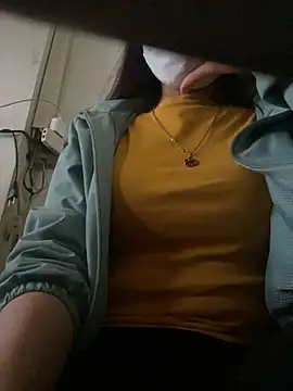 Snapshot of Tuongvy05 chatting on 12/21/24, 08:50 Tuongvy05 online show from 12/21/24, 08:50