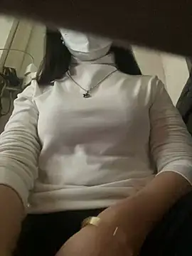 Snapshot of Tuongvy05 chatting on 12/23/24, 01:29 Tuongvy05 online show from 12/23/24, 01:29