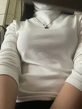 Snapshot of Tuongvy05 chatting on 12/23/24, 05:28 Tuongvy05 online show from 12/23/24, 05:28