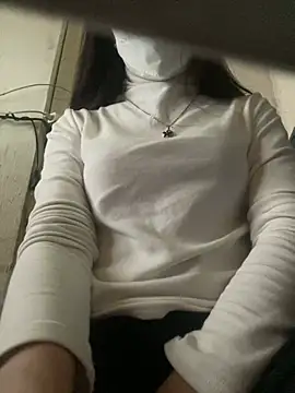 Snapshot of Tuongvy05 chatting on 12/23/24, 08:33 Tuongvy05 online show from 12/23/24, 08:33