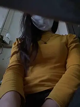 Snapshot of Tuongvy05 chatting on 12/23/24, 03:01 Tuongvy05 online show from 12/23/24, 03:01