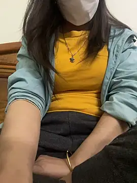 Snapshot of Tuongvy05 chatting on 12/25/24, 06:41 Tuongvy05 online show from 12/25/24, 06:41