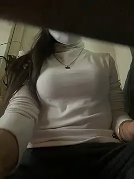 Snapshot of Tuongvy05 chatting on 12/31/24, 12:43 Tuongvy05 online show from 12/31/24, 12:43