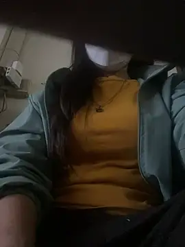 Snapshot of Tuongvy05 chatting on 01/01/25, 02:09 Tuongvy05 online show from 01/01/25, 02:09