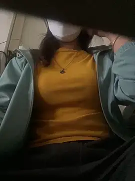 Snapshot of Tuongvy05 chatting on 01/02/25, 01:49 Tuongvy05 online show from 01/02/25, 01:49