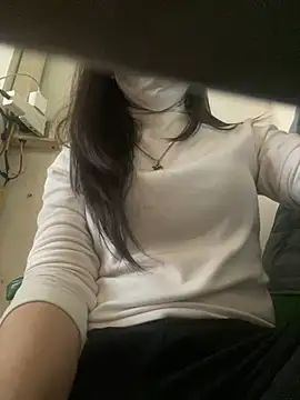 Snapshot of Tuongvy05 chatting on 01/03/25, 08:54 Tuongvy05 online show from 01/03/25, 08:54