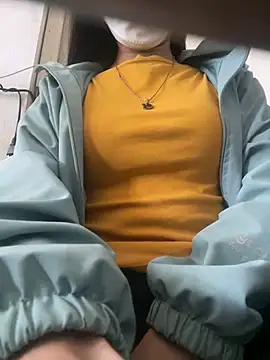 Snapshot of Tuongvy05 chatting on 01/13/25, 05:44 Tuongvy05 online show from 01/13/25, 05:44