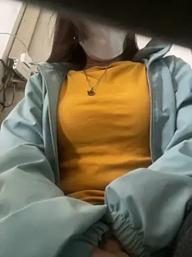 Snapshot of Tuongvy05 chatting on 01/15/25, 03:54 Tuongvy05 online show from 01/15/25, 03:54