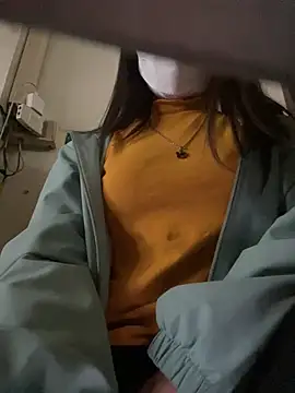 Snapshot of Tuongvy05 chatting on 01/18/25, 05:04 Tuongvy05 online show from 01/18/25, 05:04