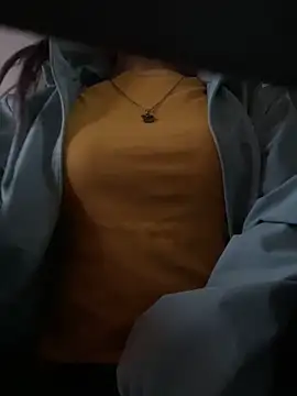 Snapshot of Tuongvy05 chatting on 01/20/25, 01:28 Tuongvy05 online show from 01/20/25, 01:28