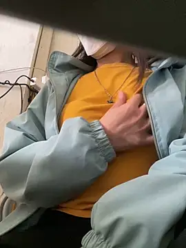 Snapshot of Tuongvy05 chatting on 01/20/25, 05:48 Tuongvy05 online show from 01/20/25, 05:48