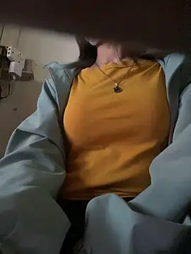 Snapshot of Tuongvy05 chatting on 01/26/25, 03:03 Tuongvy05 online show from 01/26/25, 03:03