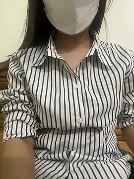 Snapshot of Tuongvy05 chatting on 03/11/25, 06:00 Tuongvy05 online show from 03/11/25, 06:00