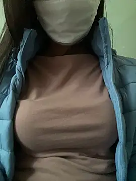 Snapshot of Tuongvy05 chatting on 03/21/25, 12:40 Tuongvy05 online show from 03/21/25, 12:40