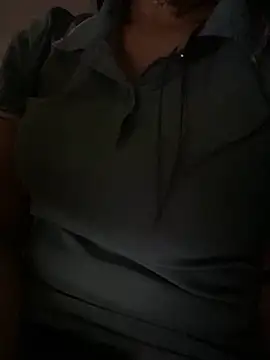 Snapshot of Tuongvy05 chatting on 10/19/25, 04:40 Tuongvy05 online show from 10/19/25, 04:40