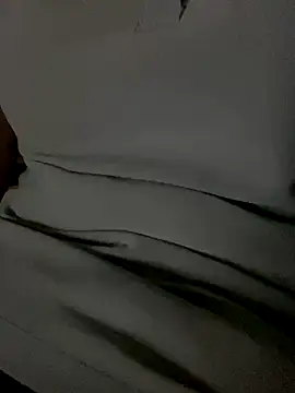 Snapshot of Tuongvy05 chatting on 10/22/25, 04:18 Tuongvy05 online show from 10/22/25, 04:18