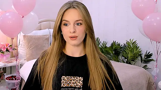 Snapshot of RozzitaBedberry chatting on 01/27/25, 01:09 RozzitaBedberry online show from 01/27/25, 01:09