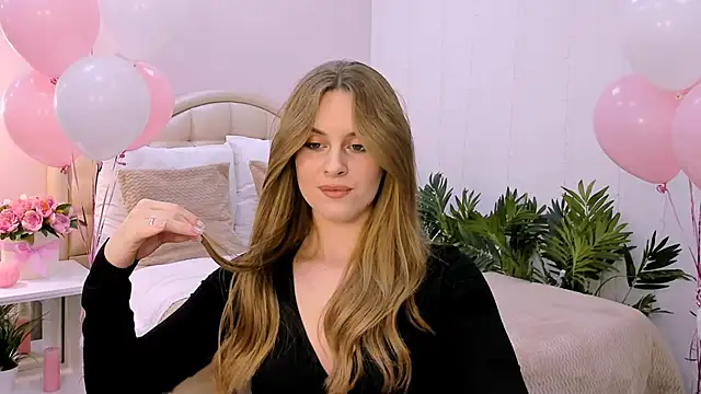 Snapshot of RozzitaBedberry chatting on 01/28/25, 12:22 RozzitaBedberry online show from 01/28/25, 12:22