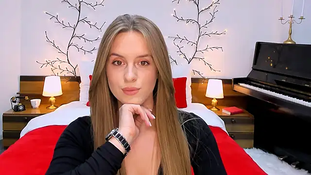 Snapshot of RozzitaBedberry chatting on 02/02/25, 07:14 RozzitaBedberry online show from 02/02/25, 07:14