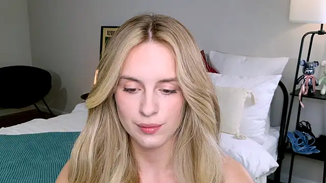 Snapshot of RozzitaBedberry chatting on 09/27/25, 01:27 RozzitaBedberry online show from 09/27/25, 01:27