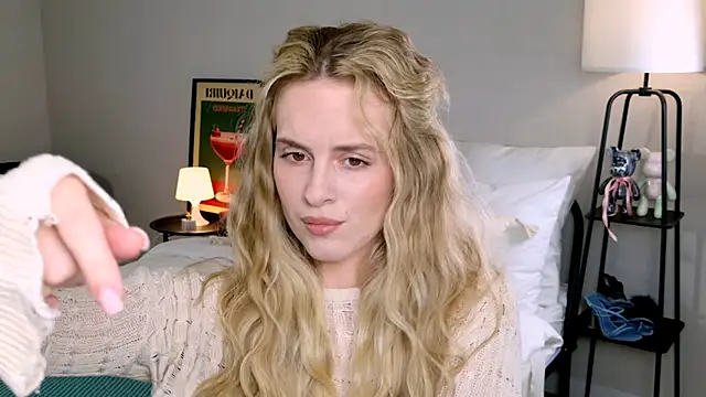 Snapshot of RozzitaBedberry chatting on 10/09/25, 01:09 RozzitaBedberry online show from 10/09/25, 01:09