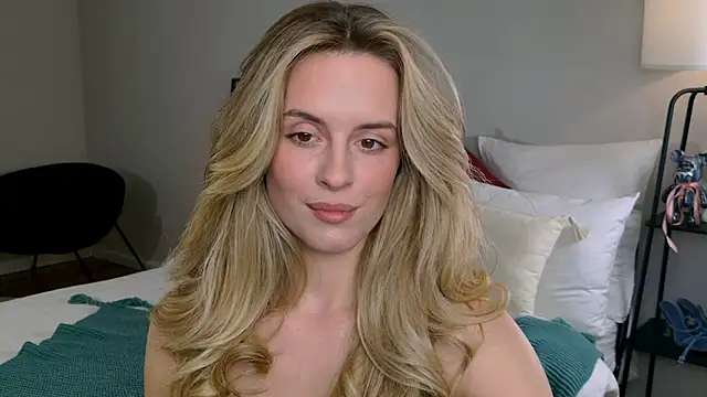 Snapshot of RozzitaBedberry chatting on 11/21/25, 01:10 RozzitaBedberry online show from 11/21/25, 01:10