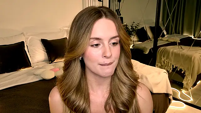 RozzitaBedberry online show from 04/09/26, 02:11