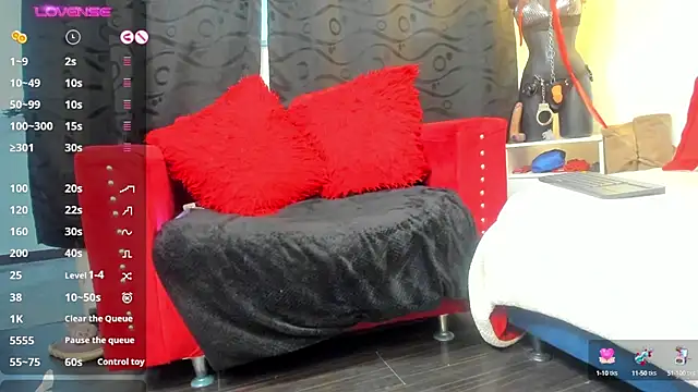 LiaTaylorr online show from 12/31/24, 06:13