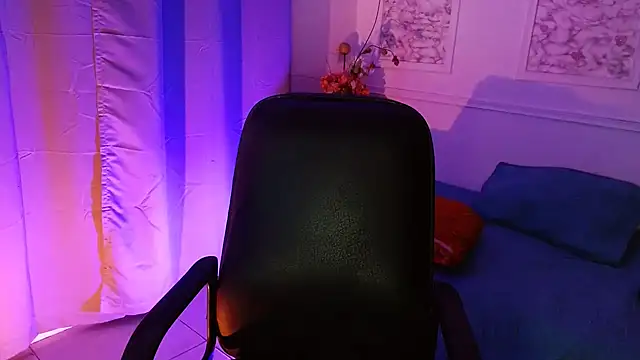 Snapshot of Susana_hank2 chatting on 02/22/25, 09:15 Susana hank2 online show from 02/22/25, 09:15