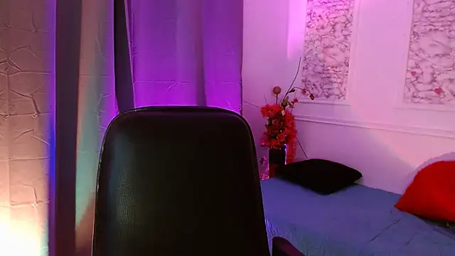 Snapshot of Susana_hank2 chatting on 03/17/25, 10:38 Susana hank2 online show from 03/17/25, 10:38