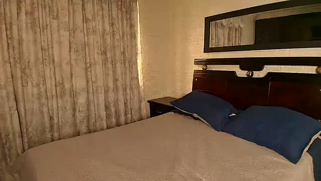 Snapshot of Susana_hank2 chatting on 09/30/25, 07:30 Susana hank2 online show from 09/30/25, 07:30