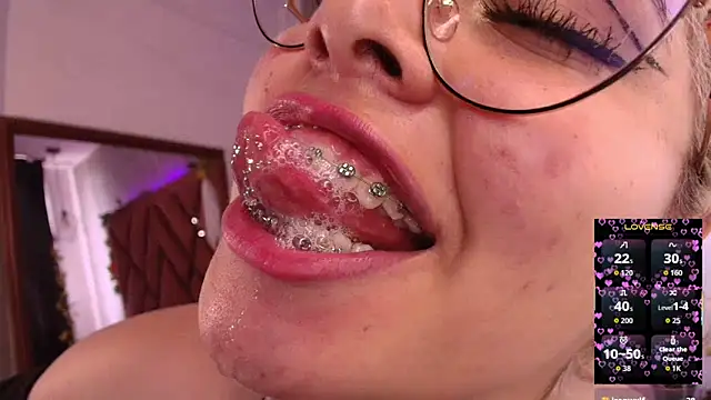 Haelycute online show from 10/08/25, 02:58