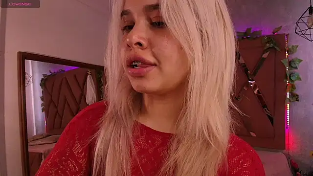 Haelycute online show from 10/21/25, 11:44