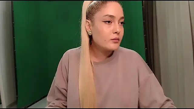 HotFireBabe  online show from 05/05/26, 11:02