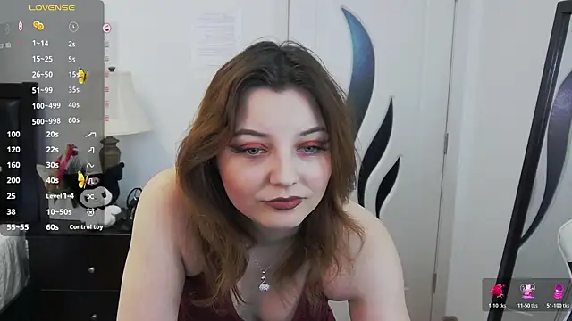 pretty little thing online show from 04/06/26, 04:19